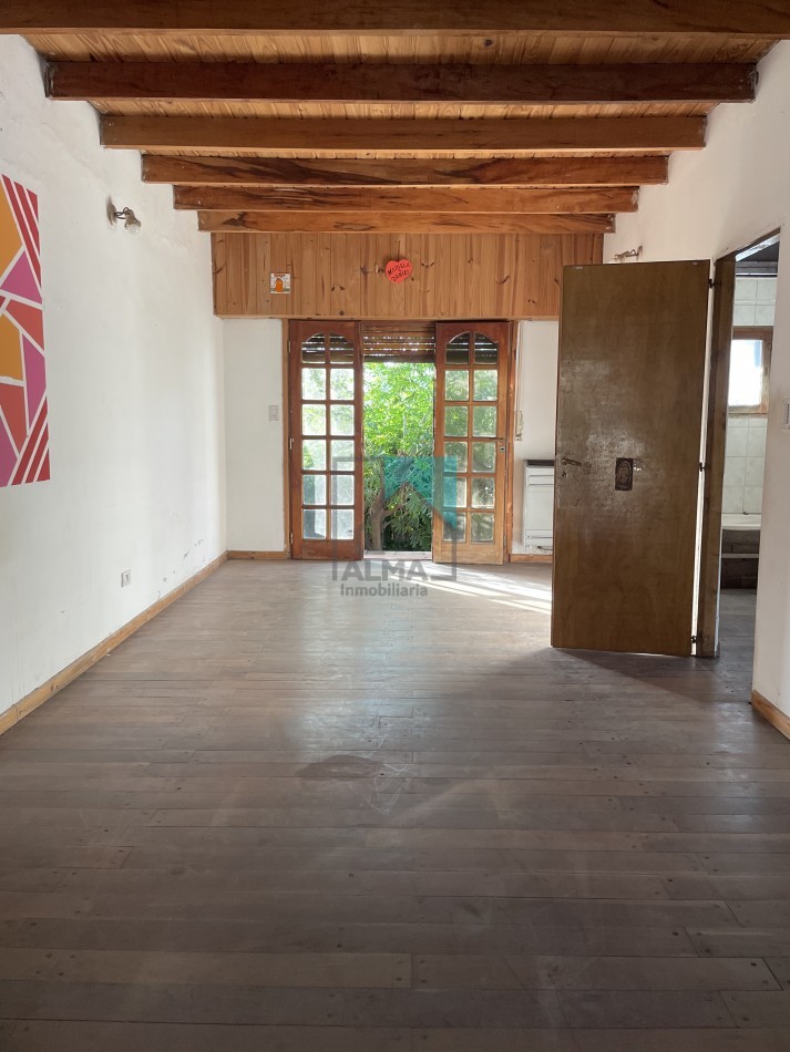 Alquiler Casa 4 ambientes c/patio y garage